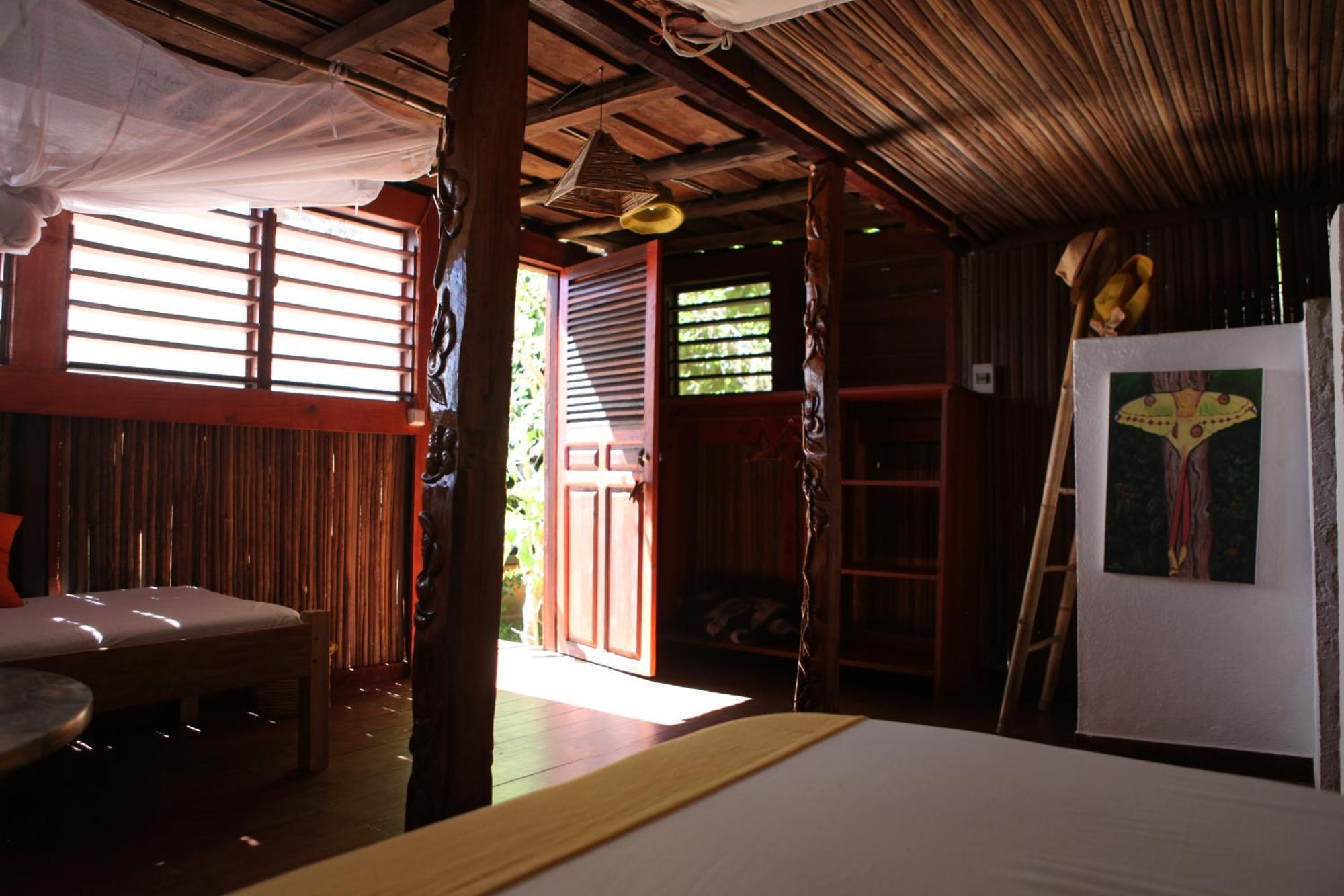 Floraly Komba Hotel - Nosy Komba Exteriör bild